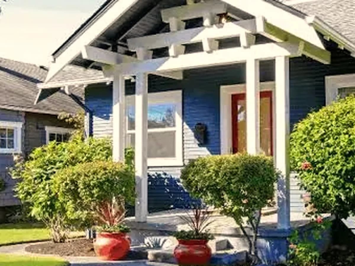 Front elevation — Independent house for rent in Raiya Road